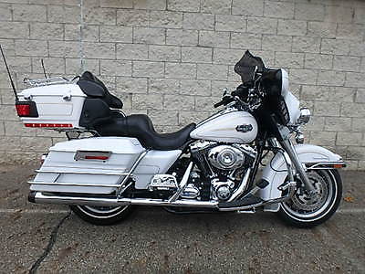 2008 Harley-Davidson Touring  2008 HARLEY DAVIDSON FLHTCU ULTRA CLASSIC UM40541 JB