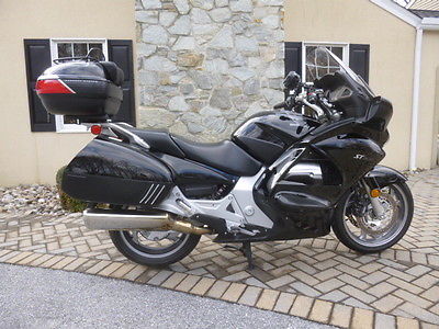 Honda ST1300  2006 Black ST1300 Sport Touring!