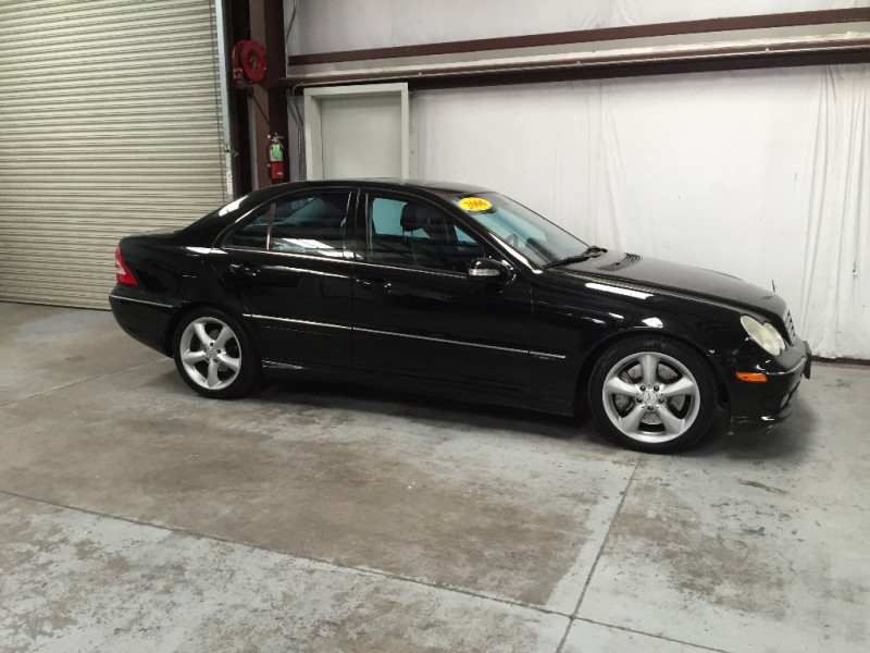 2006 Mercedes-Benz C-Class Leather! Moonroof!