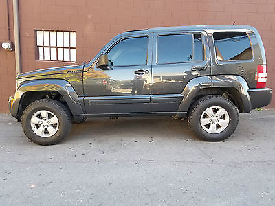 2010 Jeep Liberty Limited Sport Utility 4-Door 2010 Jeep Liberty Limited - Loaded, Lift Kit, Hood Wrap, New Tires, New Breaks !