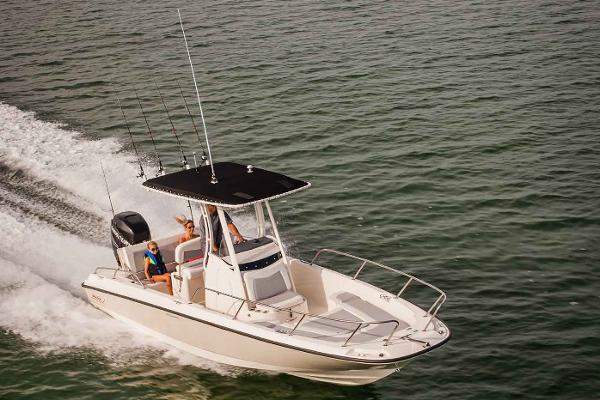 2017 Boston Whaler 240 Dauntless