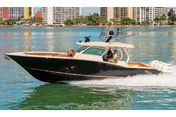 2017 Scout Boats 420 LXF