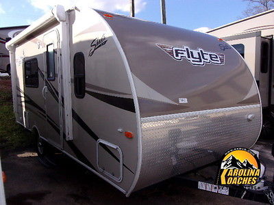 New Shasta Flyte 185FQ SUPER NICE Small Lite Camper RV TRailer No Wildwood RETRo