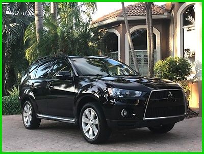 2010 Mitsubishi Outlander SE 2010 Mitsubishi Outlander SE 4WD SUV Leather! sunroof! CLEAN CARFAX!