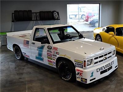 1990 Chevrolet S-10 -- 1990 Chevrolet S-10  0 White Truck 350 V8 Automatic