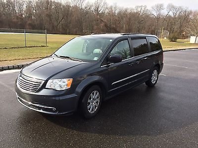 2014 Chrysler Town & Country Touring 2014 Chrysler Town & Country Touring 4D Minivan