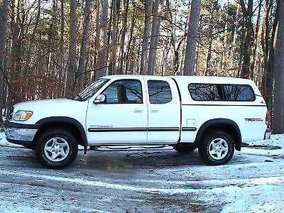 Toyota Tundra SR5 Standard Cab Pickup 2-Door 2002 Toyota Tundra SR5 -Access Cab Pickup - 4.7L V8 with Topper & Towing Package