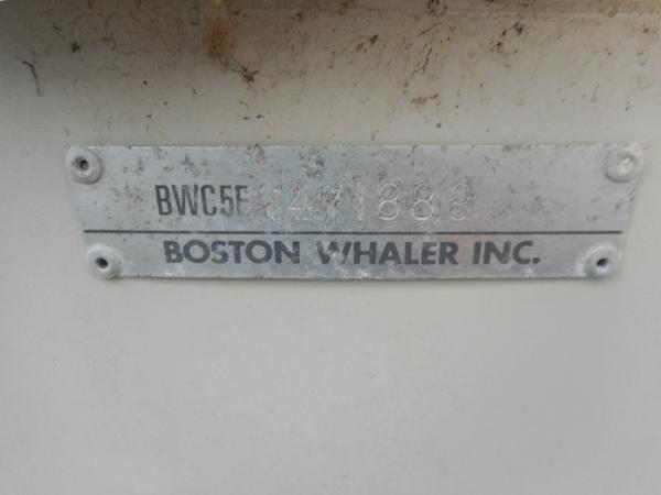 1989 Boston Whaler 22 Renegade