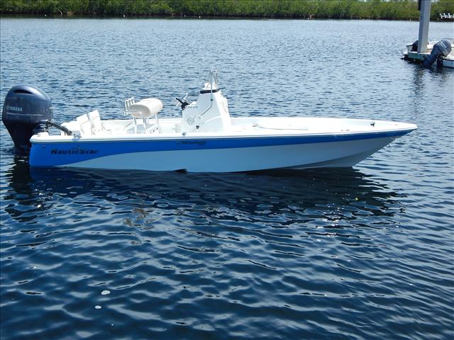 2016 NAUTIC STAR Bay Boat 214 XTS SB