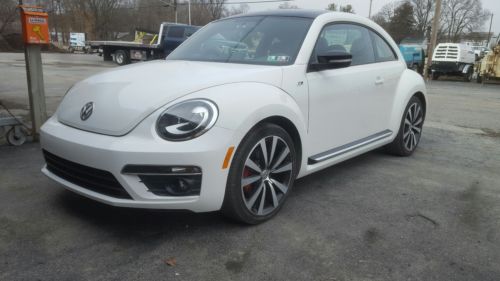 2014 Volkswagen Beetle-New R-lINE 2014 volkswagen bettle r line Turbo 12,426 Miles Top of the Line