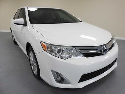2014 Toyota Camry XLE 2014 Toyota Camry XLE 23,199 Miles White  2.5 SMPI I4 DOHC 6-Speed Shiftable Aut