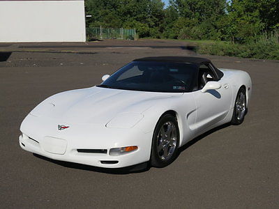 1999 Chevrolet Corvette Base Convertible 2-Door Low mileage 5.7L V8 6 speed