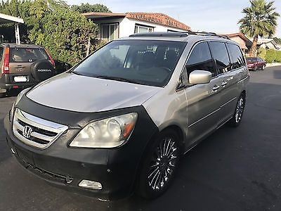 2005 Honda Odyssey Touring 2005 Honda Odyssey Touring  (7-Seater, Great Road-Trip, Family Mini-Van)