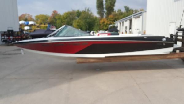 2016 Nautique Ski Nautique 200 Closed Bow