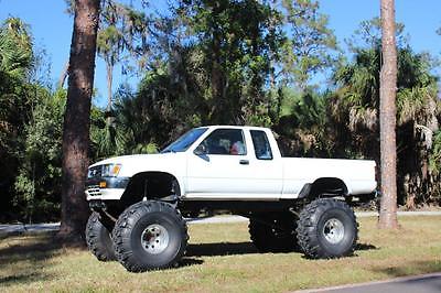 1994 Toyota Other CLEAN. NOT A TACOMA! 1994 Toyota 4x4 pickup xtra cab 4X4 5 speed V6 44