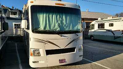 Motor Coach Thor Windsport MotorHome 31'