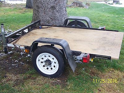 carry on utility trailer 2011 4x5 1/2' LIKE NEW
