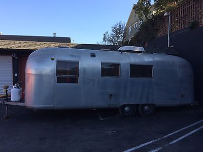 1965 Vintage Airstream 27ft Overlander Model (SILVERLAKE)