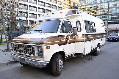 Jaw-Dropping Chevrolet G20 Rocky Ridge Weekender Camper Van Sells With No  Reserve - autoevolution
