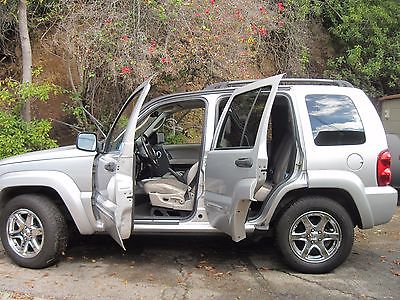 2004 Jeep Liberty  Jeep Liberty 2004 with Special Features