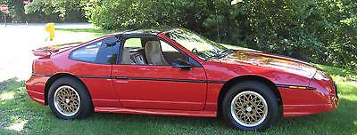 1988 Pontiac Fiero GT Coupe 2-Door 1988 Pontiac Fiero GT Coupe 2-Door 2.8L