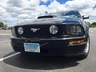 2006 Ford Mustang GT 2006 Ford Mustang Coupe Black GT Front Facia