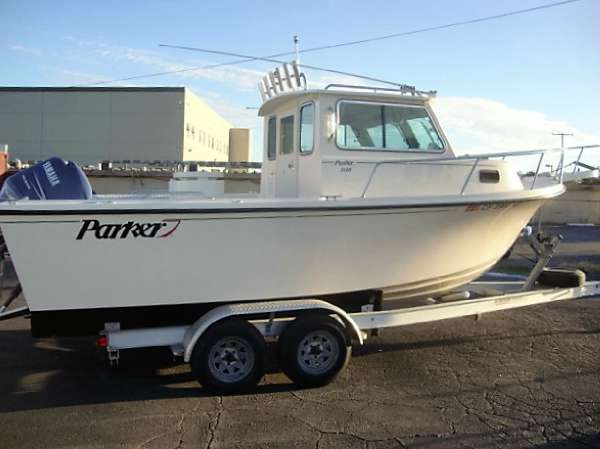 2005 PARKER BOATS 2120WA