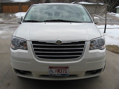 2009 Chrysler Town & Country Touring 2009 Chrysler Town&Country Handycaped Accessible Van