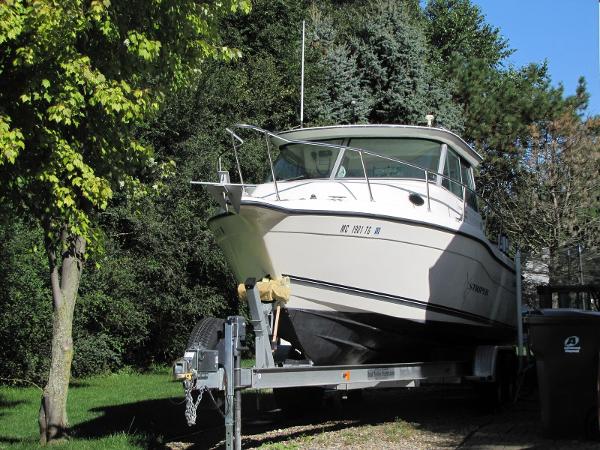 1999 Seaswirl Striper Sport Cabin 2600