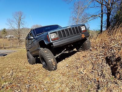 1998 Jeep Cherokee  MANUAL 4 Door Jeep Cherokee VERY RARE