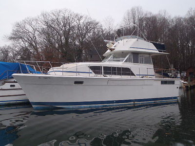 CHRIS CRAFT COMMANDER 41 / CLEAN LIVEABOARD / RUNS / REPO /PRICED TO SELL