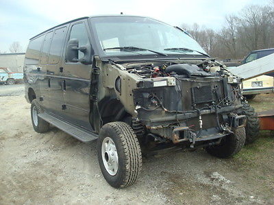 2006 Ford E-Series Van  2006 Ford E350 Van 4WD V-10 hinkley Conversion REBUILDABLE WRECK