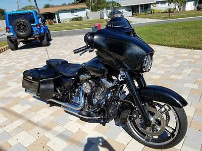 2016 Harley-Davidson Touring  2016 HARLEY FLHXS STREET GLIDE SPECIAL....CUSTOMIZED !!
