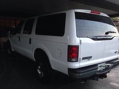2004 Ford Excursion XLT 2004 XLT Ford Excursion 4X4 White Nine Seater 9 Seats Original Owner 4.30 Ratio