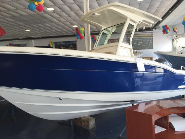 2016 Scout Boats 225 XSF