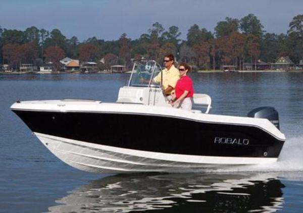 2017 Robalo R180