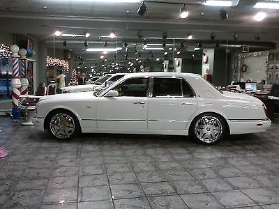 2000 Bentley Arnage  Bentley Arnage, PRICE to sell NOW!!  22.207 MILES ONLY!!! + factory CHROME WHEEL