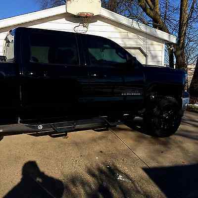 2015 Chevrolet Silverado 1500 LT/w2LT lifted 2015 *chevrolet Silverado 1500* 4x4, crewcab, shortbox.