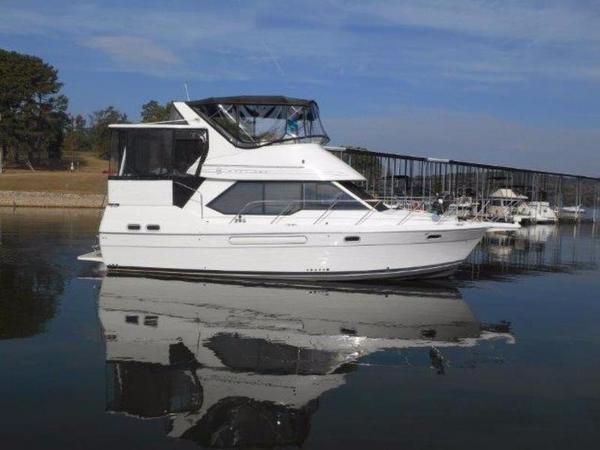 1996 Bayliner 3587 Motor Yacht