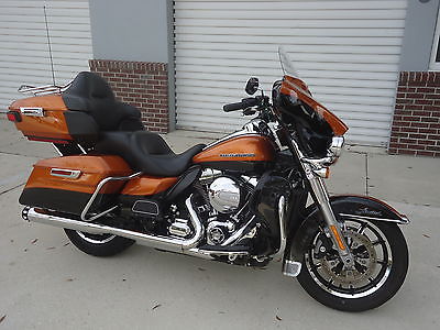 2015 Harley-Davidson Touring  2015 Harley Ultra Limited only 9K miles and like new!!!