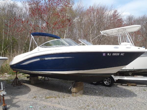 2008 Sea Ray 230 Select