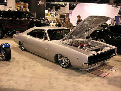 1968 Dodge Charger Hemi Custom - Cropped, Dropped, Shaved and Tubbed 1968 Hemi Dodge Charger - Fuel Injected 472 Hemi + Nitro - Super Custom SEMA Car