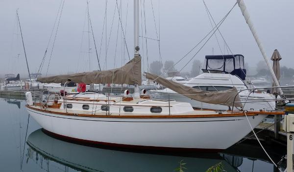 1983 Cape Dory 36