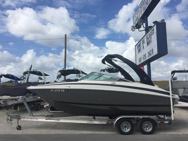 2013 Regal 24 FasDeck