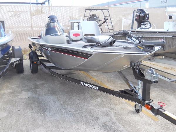 2015 TRACKER BOATS Pro Team 170