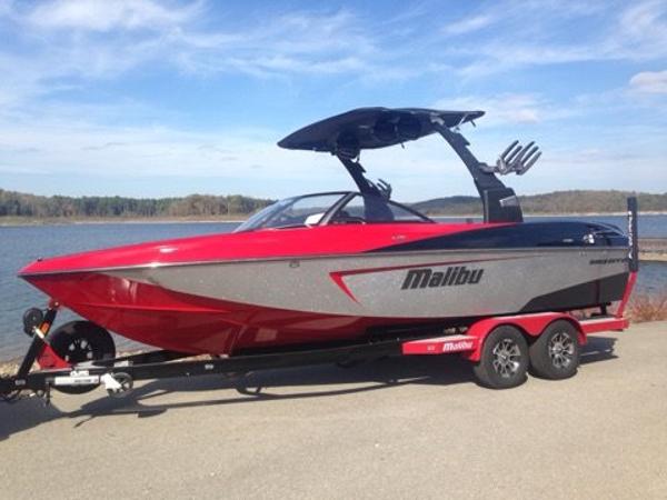 2017 Malibu 23 LSV WAKESETTER