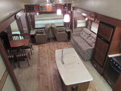 2013 FOREST RIVER ROCKWOOD FLAGSTAFF 3s 31' 1/2 TON TOW RV 5TH SIGNATURE SERIES