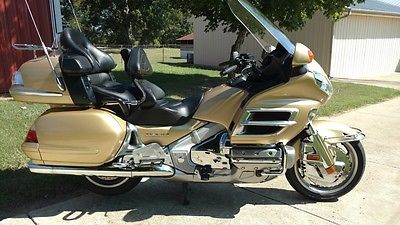 2006 Honda Gold Wing  2006 Honda Goldwing GL1800 loaded NAV. , CB , and lots more !!! Rare Gold  Color