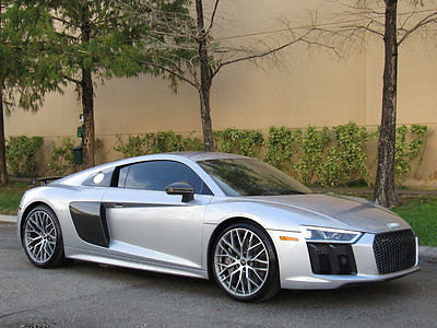 2017 Audi R8 2dr Coupe Automatic quattro V10 plus 2017 AUDI R8 QUATTTRO V10.