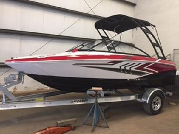 2016 Regal 1900 ESX Bowrider